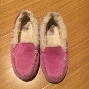 Pink ugg slippers
